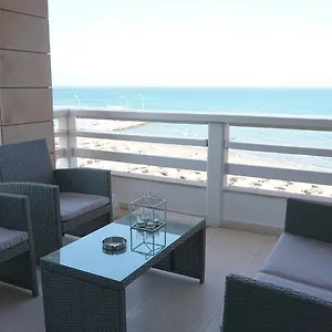 Apartment Lazuli Beachfront 144, Larnaka