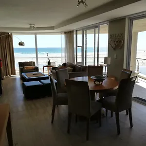 https://lagoon-beach-drive.hotels-capetown.com